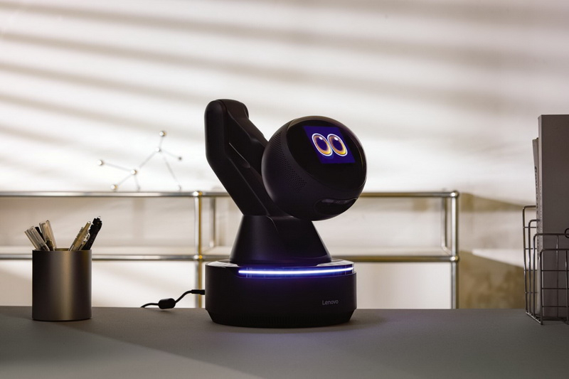 أظهرت لينوفو "كرة عيون" — النموذج الأولي للروبوت المساعد الذكي Workmate مزودًا بنظام عرض مدمج وذكاء اصطناعي