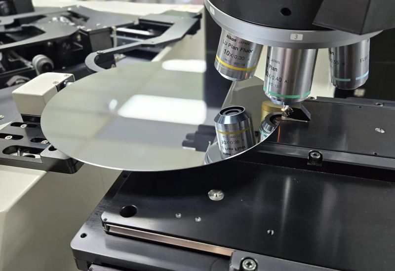 أجلّ TSMC إطلاق تقنية High‑NA EUV، وأعلنت عن عملية A13 وشاركت خططها للسنوات الأخيرة من العقد.