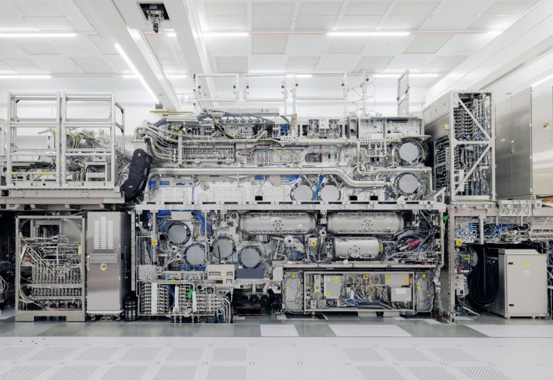 أعلنت ASML عن الانتهاء من إعداد تقنية High‑NA EUV للإنتاج الضخم لأرقى الرقائق الدقيقة