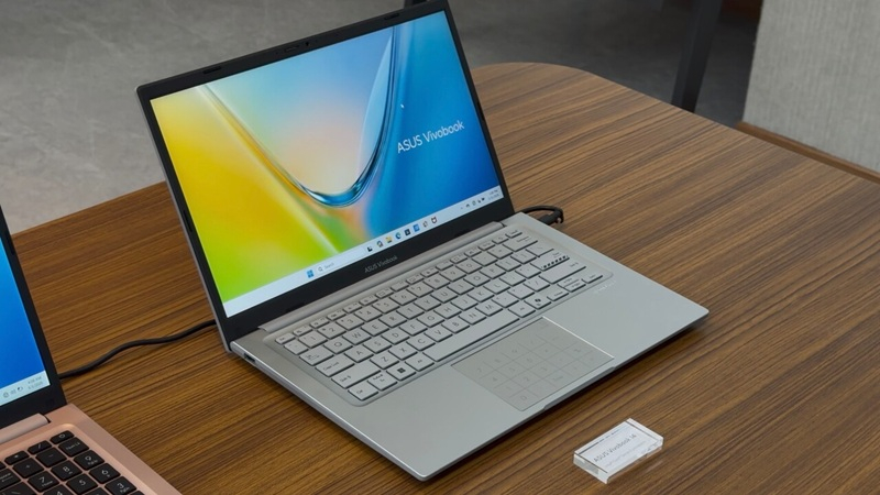 أعلنت شركة Asus عن نماذج اقتصادية من Vivobook S14 وS16 بمعالجات Core 7 سداسية النواة، مؤكدة أنها تنافسية مقارنة بـ MacBook Neo