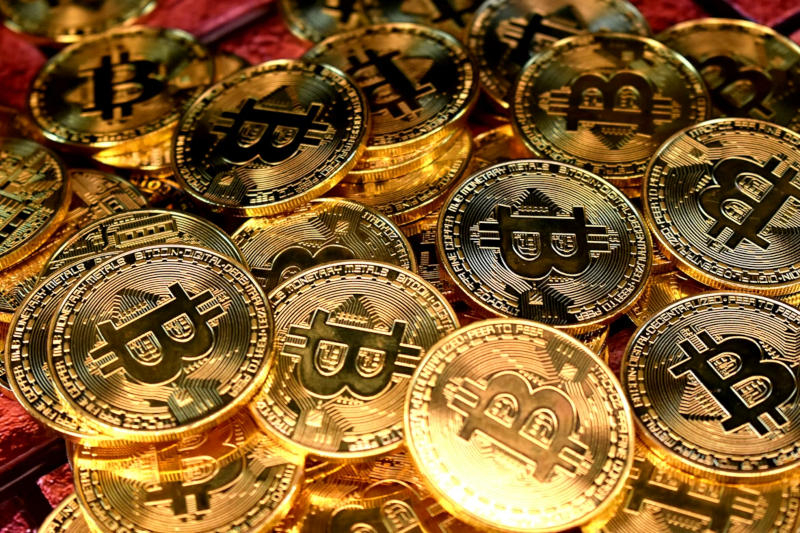 يومًا ما ستبلغ السادسة عشرة من عمر أول عملية شراء بالبيتكوين — فستكلفتا بيتزاً واحدة الآن حوالي 770 مليون دولار.