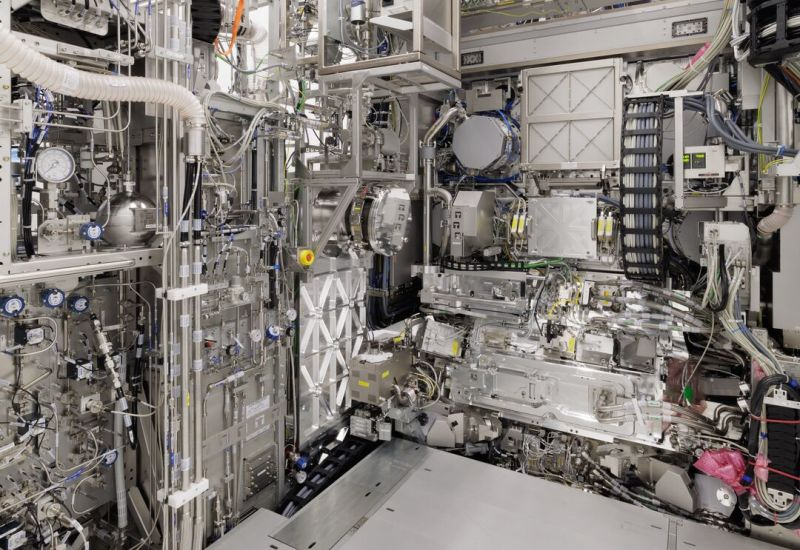 صانعي المحطات في نمو: يزداد ربح الشركات التي تبيع معدات الشريحة منذ ثمانية أرباع متتالية، نتيجة للتطور المتسارع للذكاء الاصطناعي