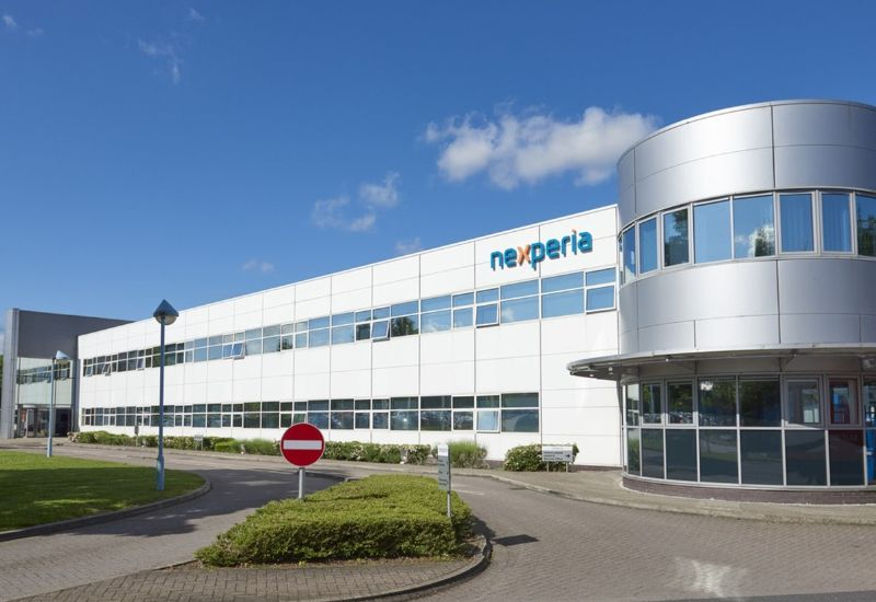 أوروبا غير الرسمية: بدأ المصنع الصيني نيكسبيريا في تصنيع رقائق بدون شرائح سيليكون.