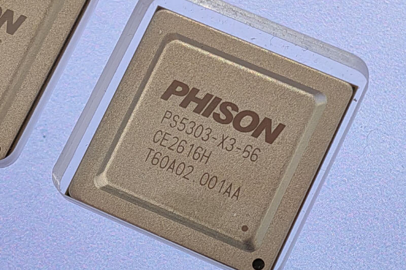 أطلقت شركة Phison وحدات تحكم جديدة لـ SSD PCIe 6.0 وتعرض أقراصًا عملية مبنية عليها