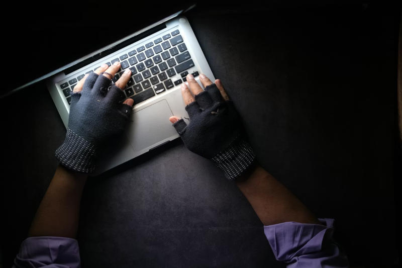 أداة Python لتحليل البيانات تعمل نصف اليوم تحولت إلى خبيثة: سرقت المفاتيح والرموز.