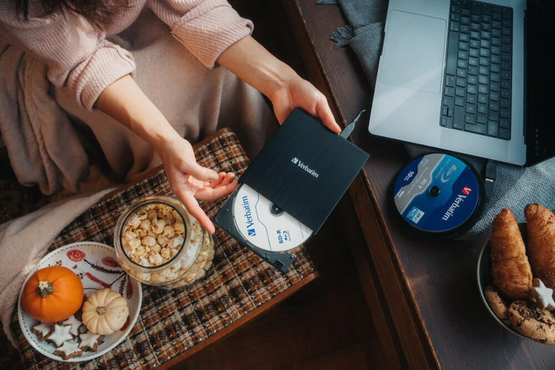 تضمن I‑O Data وVerbatim استمرار إنتاج محركات الأقراص وأقراص Blu‑ray