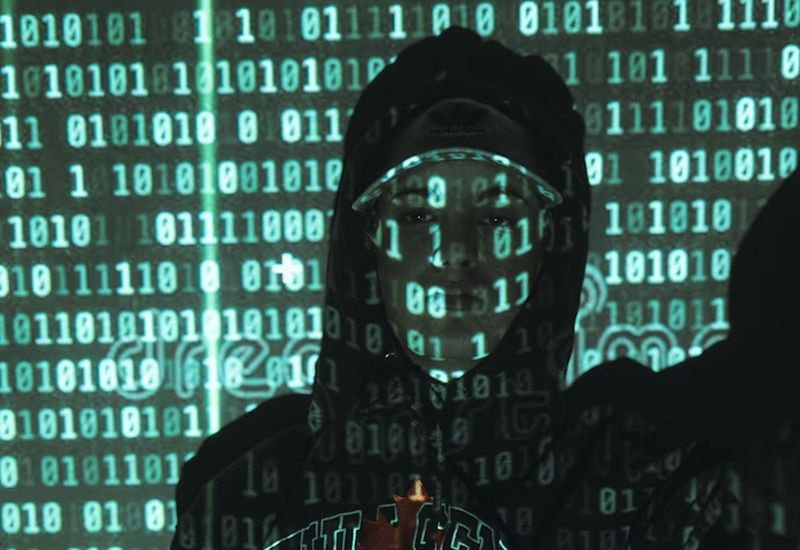 المخادعون الذين يستخدمون الذكاء الاصطناعي يحققون دخلًا أعلى بمقدار 4.5 مرة من المتوسط، حسبما أفادت INTERPOL.