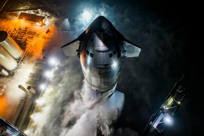 ناقشت ناسا وشركة سبيس إكس ضرورة التحكم اليدوي أثناء الهبوط على القمر