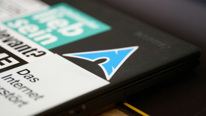 فرنسا ستنتقل من ويندوز إلى لينكس في الأنظمة الحكومية، متخلىً عن البرامج الأمريكية.