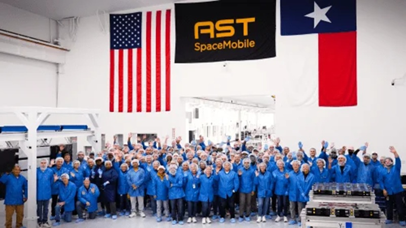 أسرّعت شركة AST SpaceMobile الإنترنت الفضائي للهواتف الذكية تقريبًا بمقدار خمسة أضعاف