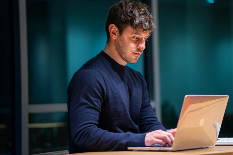 واجه المستخدمون النشطون للذكاء الاصطناعي خطرًا متزايدًا من الاحتراق المهني