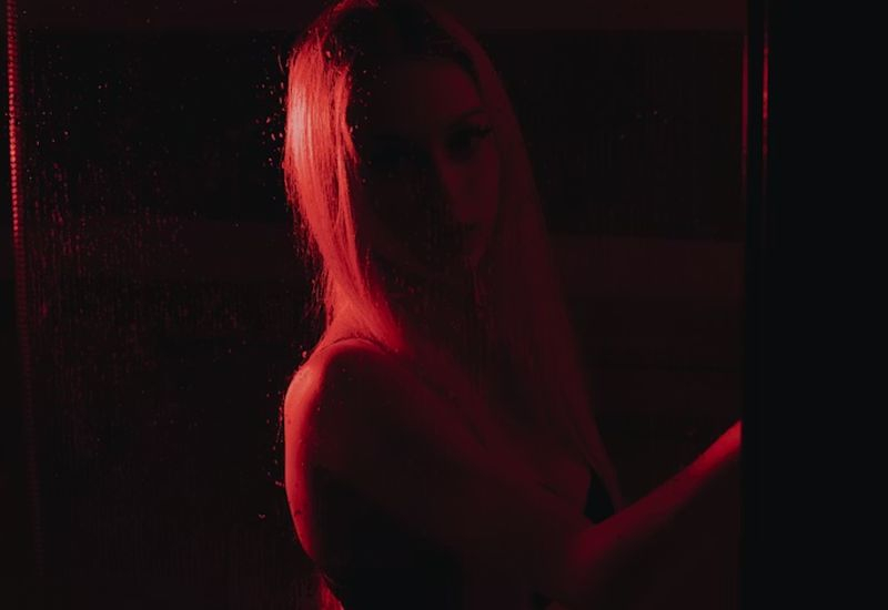 أجلَّت OpenAI إنشاء محتوى للبالغين في ChatGPT ووضع مشروع الروبوت الذكي للمحتوى البالغ "في صندوق طويل".