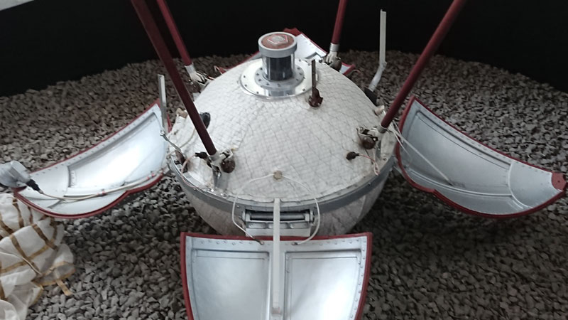 سبعين عاماً مضت، هبط القمر الصناعي "لونا-9" لأول مرة برفق على سطح القمر — واليوم يحاول العلماء العثور عليه مجدداً