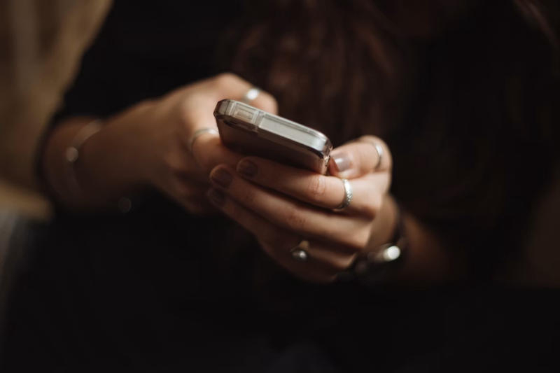 تم اختراق حسابات إنستغرام بواسطة روبوت ذكاء اصطناعي مكوَّن بشكل متقاطع، وأبلغت الخدمة المستخدمين.