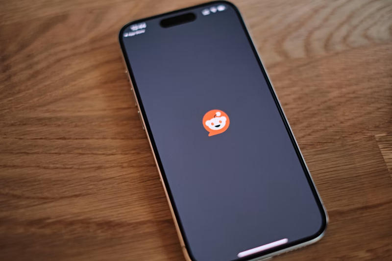 غمر Reddit البريد العشوائي حول الإجراءات الطبية المشكوك فيها التي يتم إرسالها إلى بحث Google AI.