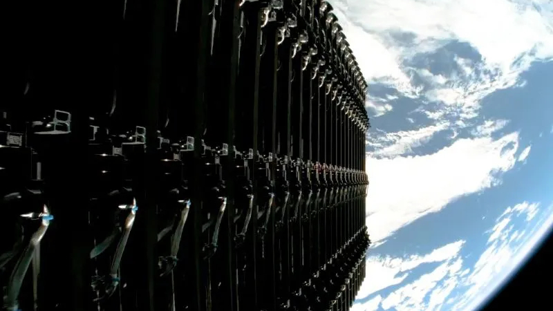 تُتهم شركة SpaceX شركة Blue Origin بإنشاء تشويش من هوائيات TeraWave، ما قد يؤثر على عشرة ملايين مستخدم لـ Starlink.