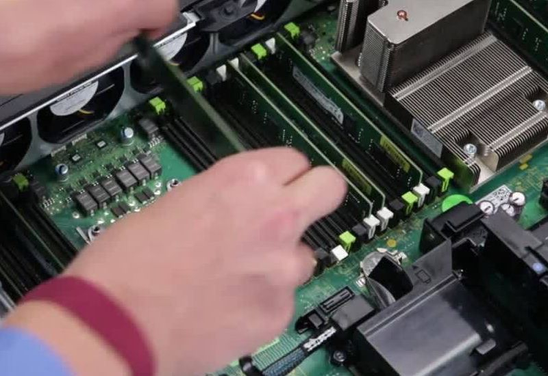 بفضل نمو الذكاء الاصطناعي، سيزداد الطلب على الذاكرة وفقًا لتقدير رئيس شركة ديل أكثر من ست مائة مرة خلال خمس سنوات