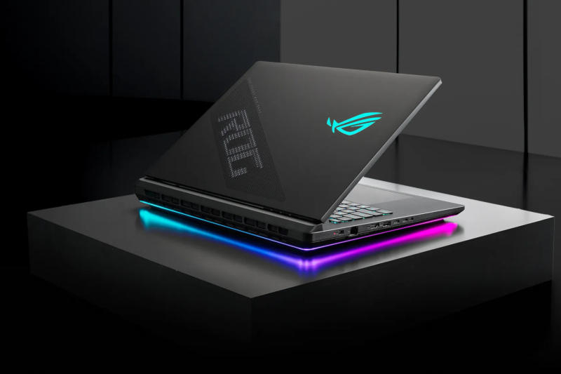 أُسْرِجُ جهاز ASUS ROG Strix SCAR 18 كمحترف ألعاب فخم يستهلك ما يصل إلى 320 وات