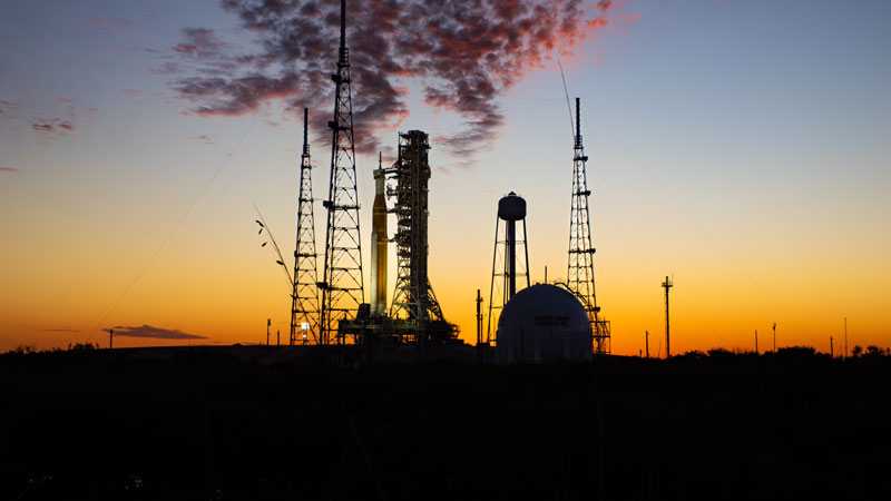 واجهت ناسا مرة أخرى مشكلة مع صاروخ القمر SLS: أثناء عملية إعادة التزود لم يُملأ الوقود في الخزانات.