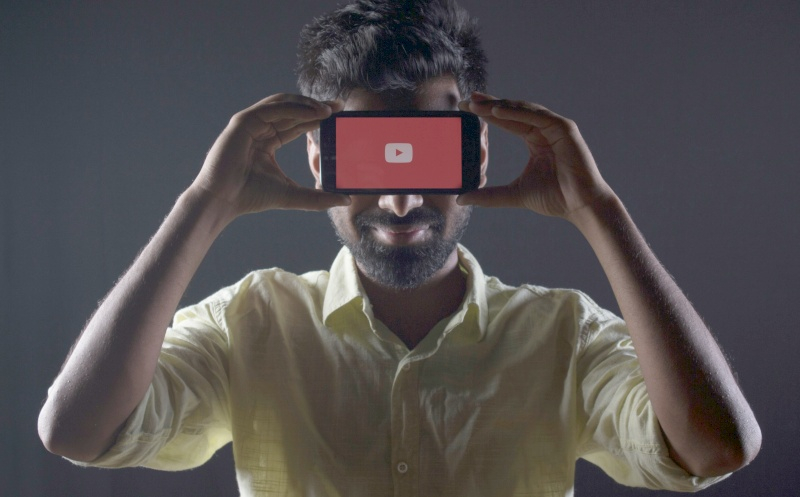 يبدأ YouTube بإطلاق إعلانات إلزامية للمشاهدة على التلفزيونات في جميع أنحاء العالم